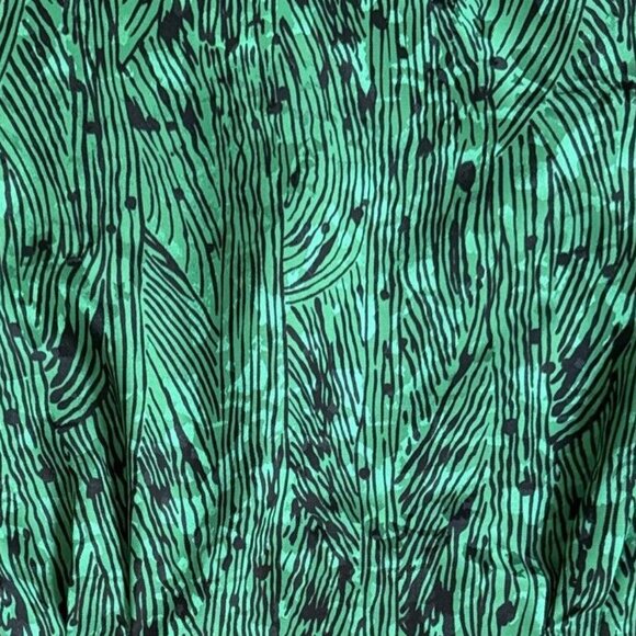 Vtg Womens Kelly Green Shirt Blouse Turtleneck Back Buttons 10‎ Petite Silky - Picture 2 of 11